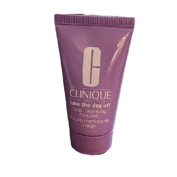 Clinique Take The Day Off Facial Cleansing Mousse. - Picture 1 of 1